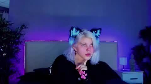 Snapshot of joannlowe chatting on 01.12.25 Joann online show from 01.12.25