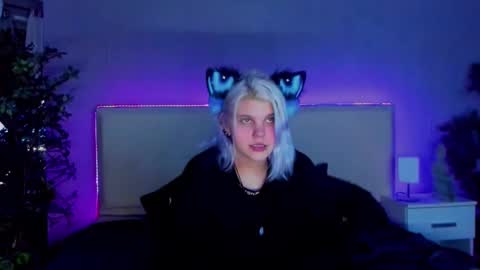 Snapshot of joannlowe chatting on 01.14.25 Joann online show from 01.14.25