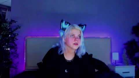 Snapshot of joannlowe chatting on 01.15.25 Joann online show from 01.15.25