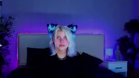 Snapshot of joannlowe chatting on 01.23.25 Joann online show from 01.23.25