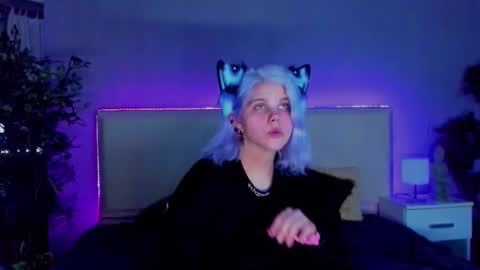 Snapshot of joannlowe chatting on 01.25.25 Joann online show from 01.25.25