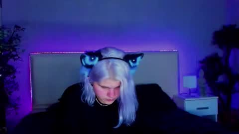 Snapshot of joannlowe chatting on 01.29.25 Joann online show from 01.29.25