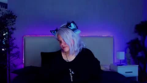 Snapshot of joannlowe chatting on 02.01.25 Joann online show from 02.01.25