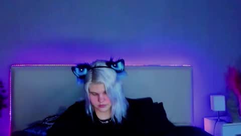 Snapshot of joannlowe chatting on 02.14.25 Joann online show from 02.14.25