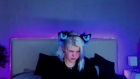 Snapshot of joannlowe chatting on 02.14.25 Joann online show from 02.14.25