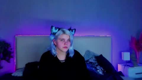 Snapshot of joannlowe chatting on 02.15.25 Joann online show from 02.15.25