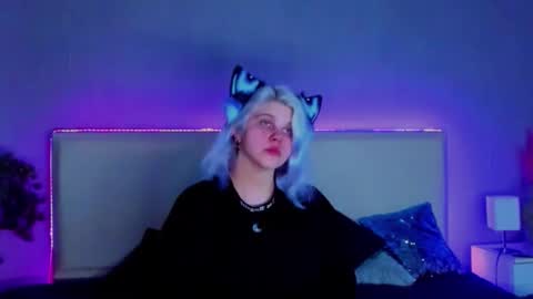 Snapshot of joannlowe chatting on 02.18.25 Joann online show from 02.18.25