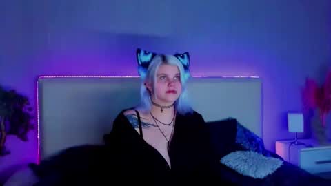 Snapshot of joannlowe chatting on 02.22.25 Joann online show from 02.22.25