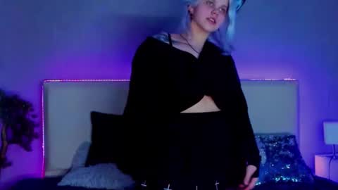 Snapshot of joannlowe chatting on 02.26.25 Joann online show from 02.26.25