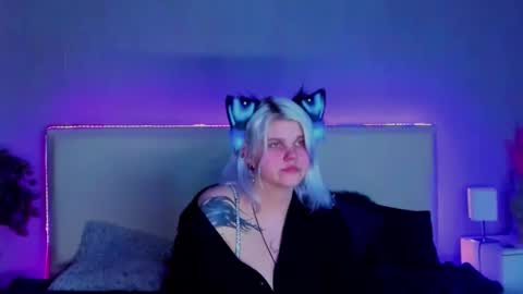 Snapshot of joannlowe chatting on 02.27.25 Joann online show from 02.27.25