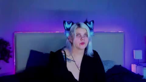 Snapshot of joannlowe chatting on 03.02.25 Joann online show from 03.02.25