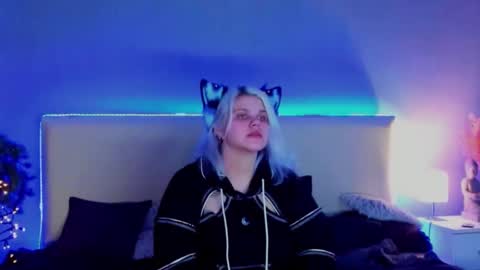 Snapshot of joannlowe chatting on 03.06.25 Joann online show from 03.06.25