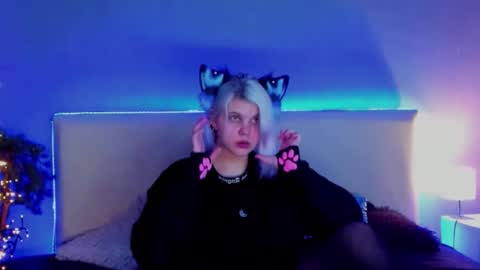 Snapshot of joannlowe chatting on 03.06.25 Joann online show from 03.06.25