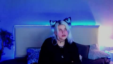 Snapshot of joannlowe chatting on 03.07.25 Joann online show from 03.07.25