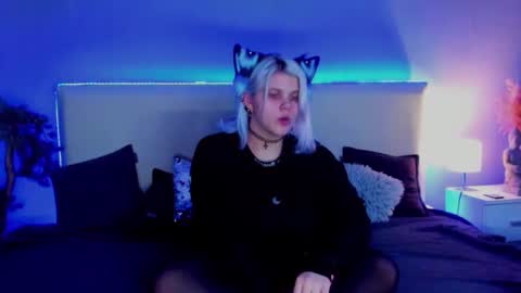 Snapshot of joannlowe chatting on 03.07.25 Joann online show from 03.07.25