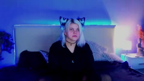 Snapshot of joannlowe chatting on 03.09.25 Joann online show from 03.09.25