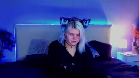 Snapshot of joannlowe chatting on 03.09.25 Joann online show from 03.09.25