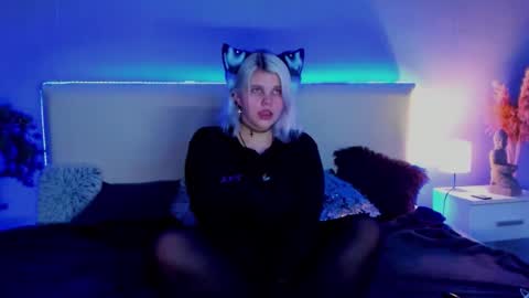 Snapshot of joannlowe chatting on 03.09.25 Joann online show from 03.09.25