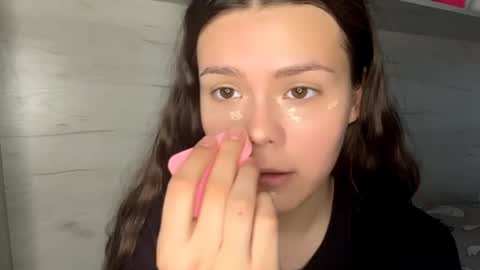 Snapshot of jodeesolarz chatting on 05.19.26 Mila online show from 05.19.26