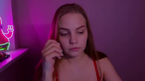 Snapshot of jodiewithgreen chatting on 05.28.26 Jodie 3 returning TODAY online show from 05.28.26