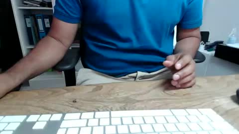 Snapshot of joe765shades chatting on 06.02.26 joe765shades online show from 06.02.26