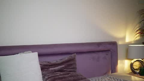 Snapshot of joelleapril chatting on 12.03.25 Joelle online show from 12.03.25