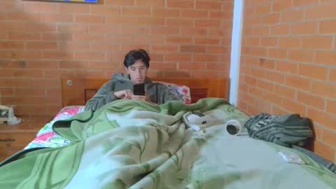 Snapshot of johan70nsexy chatting on 03.05.26 johan70nsexy online show from 03.05.26