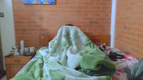 Snapshot of johan70nsexy chatting on 03.12.26 johan70nsexy online show from 03.12.26