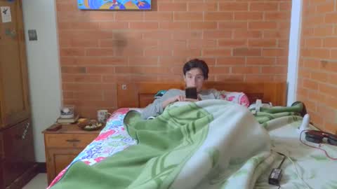 Snapshot of johan70nsexy chatting on 03.18.26 johan70nsexy online show from 03.18.26