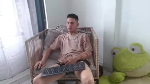 Snapshot of johan_kitten chatting on 07.18.26 johan online show from 07.18.26