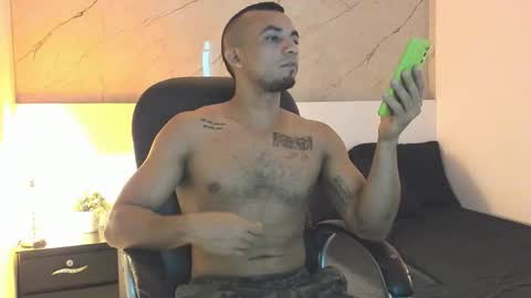 Snapshot of johan_miller1 chatting on 11.15.25 johan online show from 11.15.25