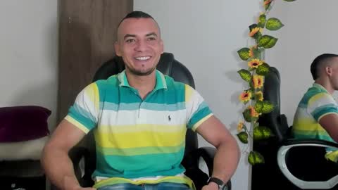 Snapshot of johan_miller1 chatting on 11.27.25 johan online show from 11.27.25