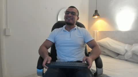 Snapshot of johan_miller1 chatting on 04.07.26 johan online show from 04.07.26