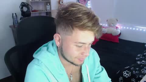 JOHAN independient model online show from 02.03.25