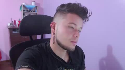Snapshot of johanleonsweetboy chatting on 07.20.26 JOHAN independient model online show from 07.20.26