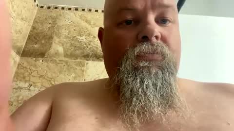 Snapshot of john40a chatting on 10.04.25 John online show from 10.04.25