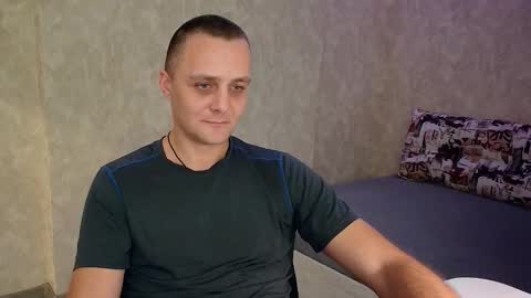 Snapshot of john_3019 chatting on 11.04.25 John online show from 11.04.25