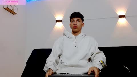 john_ssnow29 online show from 10.14.25