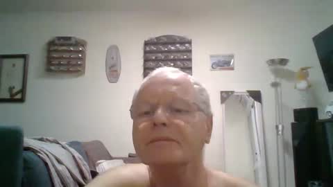 Snapshot of johndesnudado chatting on 12.17.24 johndesnudado online show from 12.17.24
