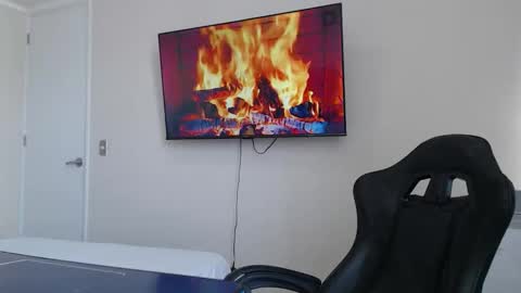 Snapshot of johnklleyn chatting on 01.12.26 john online show from 01.12.26