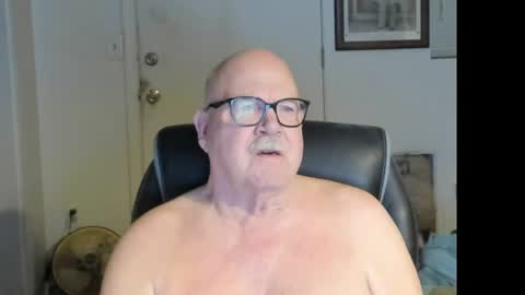 Snapshot of johnno52 chatting on 04.07.26 johnno52 online show from 04.07.26