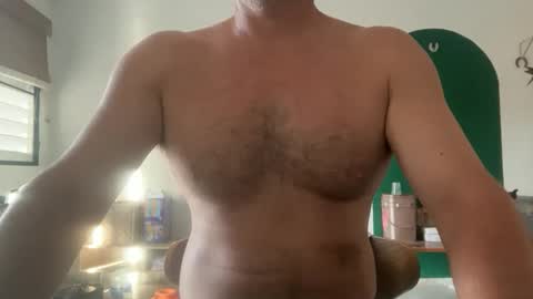 Snapshot of johnnyblueskies chatting on 01.18.26 Johnny Blue Eyes online show from 01.18.26