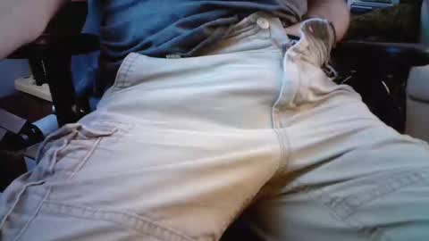 Snapshot of johnnyvalentino112 chatting on 10.02.25 johnnyvalentino112 online show from 10.02.25