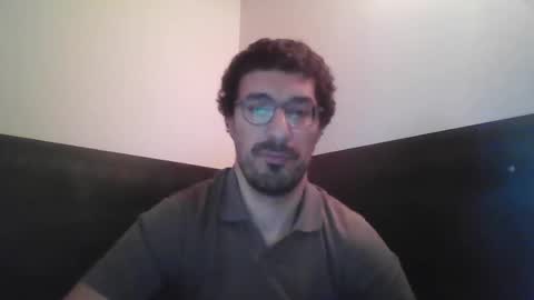 Snapshot of johnparis7575 chatting on 05.12.26 Johnfrench online show from 05.12.26