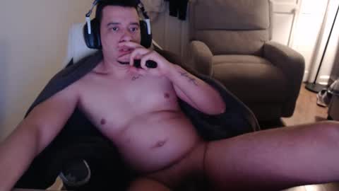 Snapshot of johnpyyy chatting on 02.26.26 Shimu online show from 02.26.26