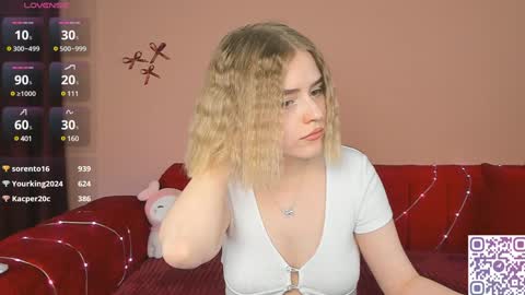 Snapshot of joice_queen chatting on 01.09.25 Paula online show from 01.09.25