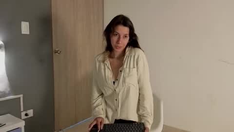 jolie_lov online show from 10.06.25