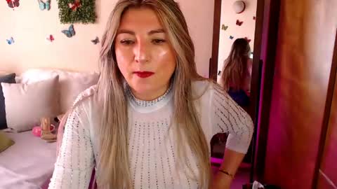 Jolie Mature online show from 05.04.26