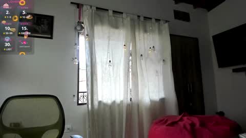 Snapshot of jolie_reyes1 chatting on 12.21.24 jolie_reyes1 online show from 12.21.24