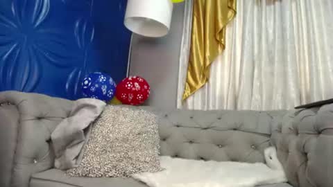 Snapshot of jolieduvalle chatting on 06.25.26 Jolie online show from 06.25.26